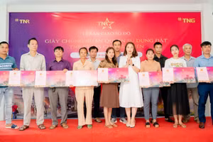 Lễ bàn giao sổ đỏ - giấy chứng nhận quyền sử dụng đất tại khu đô thị TNR Stars City Lục Yên lần thứ hai trong năm 2022.