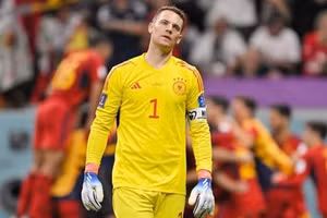 Thủ thành số 1 tuyển Đức gặp tai nạn sau World Cup, chính thức khép lại mùa giải