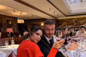 Thương hiệu thời trang Victoria Beckham giảm giá sâu chưa từng có vì nợ khủng