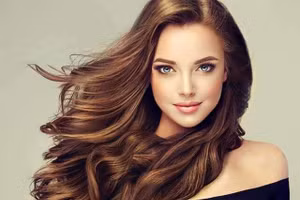 Chăm sóc tóc đẹp sẽ làm bạn tự tin hơn mỗi ngày (hình minh họa) 