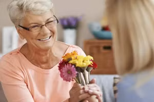 Nàng dâu nể phục cách cư xử của mẹ chồng 