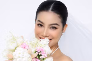 Hoa hậu Phạm Hương nói về chồng đại gia, tiết lộ lý do chấp nhận cuộc sống bình thường ở Mỹ 