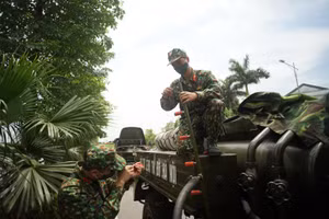 Khâu chuẩn bị đang được gấp rút hoàn thiện để tiến hành phun khử khuẩn tại khu vực bệnh viện K.