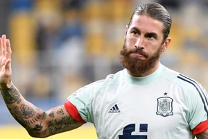 Sergio Ramos từ giã sự nghiệp thi đấu quốc tế ở tuổi 36.