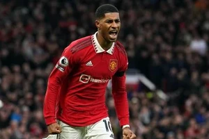 Rashford phủ nhận đòi lương cao để ở Man United.