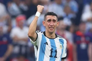 Di Maria tái hợp Benfica sau 13 năm xa cách.