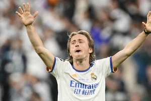 Luka Modric lọt tầm ngắm của Man United.