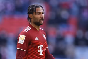 HLV Ten Hag nhắm Serge Gnabry cho hàng công M U.