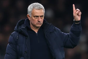 HLV Mourinho nhận được lời mời đặc biệt từ tuyển Ả Rập Xê-út.