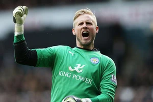 Kasper Schmeichel lọt tầm ngắm của Chelsea. 