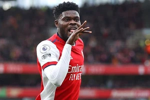  Thomas Partey được Arsenal rao bán 30 triệu bảng.