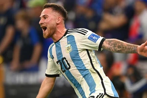 Alexis Mac Allister lọt tầm ngắm của Man City.