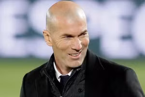 HLV Zidane có thể tái hợp với Real Madrid trong thời gian tới.