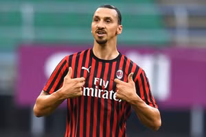  Ibrahimovic sắp chia tay AC Milan khi hai bên đáo hạn hợp đồng.
