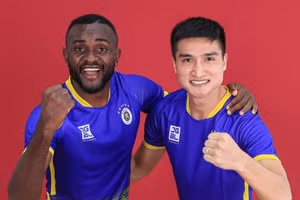 Joel Tagueu gia nhập Hà Nội FC.