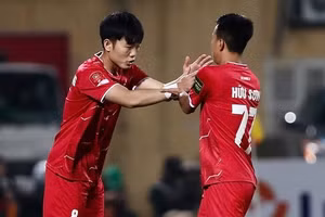 Xuân Trường vào sân từ băng ghế dự bị và có trận đấu tròn vai ở vòng 5 V.League