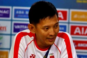 HLV Philippe Aw của U22 Singapore thất vọng khi đội nhà chưa điểm số nào ở SEA Games.