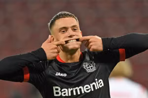 Florian Wirtz của Bayer Leverkusen lọt tầm ngắm của Barca.