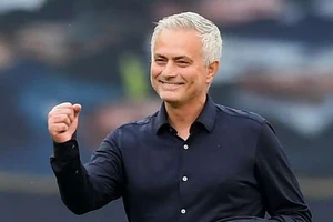 HLV Mourinho làm thành viên giám đốc học viện thể thao Saudi Arabia.