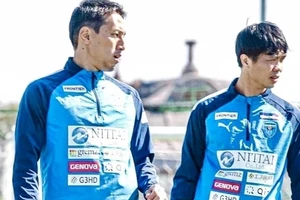 Yokohama FC gia hạn hợp đồng với HLV Shuhei Yomoda.