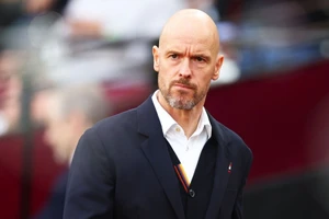 HLV Erik Ten Hag cân nhắc bán một loạt ngôi sao.