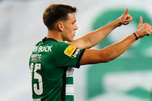 Manuel Ugarte đạt thỏa thuận gia nhập PSG. 