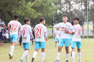 Hoàng Anh Gia Lai gặp Hà Nội FC ở tứ kết U15 quốc gia.