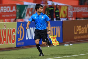 Trọng tài Nguyễn Thành Sơn bị đình chỉ làm nhiệm vụ ở vòng 10 V.League.