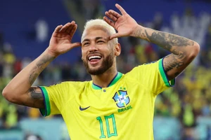 Neymar hào hứng trước thông tin HLV Ancelotti có thể dẫn dắt tuyển Brazil.