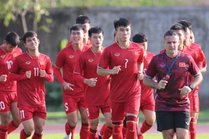 U22 Việt Nam sẽ so tài với U22 Malaysia lúc 19h tối 8/5.