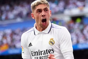 Federico Valverde lọt tầm ngắm của MU và Chelsea.