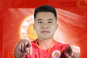 Lê Phạm Thành Long gia nhập Công an Hà Nội.