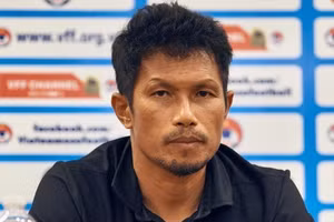 HLV U17 Thái Lan thất vọng khi đội nhà thắng nhọc Lào ở giải châu Á.