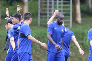 Joao Mario thử việc Hoàng Anh Gia Lai FC.