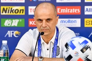 HLV châu Âu nhận nhiệm vụ quan trọng khi dẫn dắt Hà Nội FC