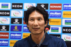 HLV Gong Oh-kyun phủ nhận đòi lương 700 triệu đồng/tháng.