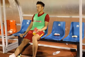 Quế Ngọc Hải chấn thương chưa rõ ngày trở lại.