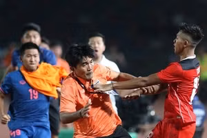 U22 Thái Lan nguy cơ nhận án phạt sau vụ ẩu đả với U22 Indonesia ở chung kết SEA Games.