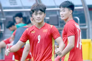 Quốc Việt vắng mặt ở vòng bán kết vì chấn thương.