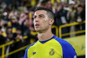 C. Ronaldo lỡ cơ hội làm việc cùng HLV Antonio Mohamed.