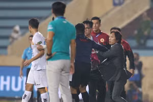 Văn Kiên thoát án phạt sau vụ lùm xùm trên sân Thiên Trường.