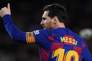 Messi đàm phán với Barca trước viễn cảnh chia tay PSG.