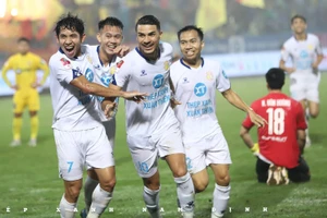 Nam Định thắng tối thiểu Sông Lam Nghệ An trên sân Thiên Trường ở vòng 6 V.League.