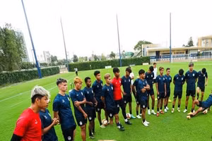 Bóng đá Campuchia có nhiều kế hoạch phát triển sau SEA Games 32.