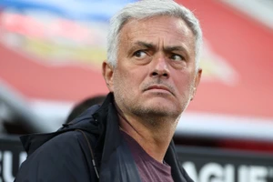 HLV Jose Mourinho rút khỏi Hội đồng bóng đá UEFA.