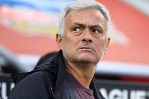 HLV Jose Mourinho rút khỏi Hội đồng bóng đá UEFA.