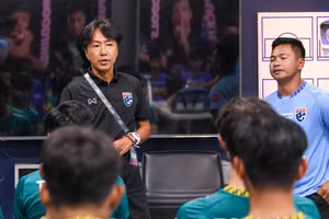 HLV Toshiya Miura chia tay bóng đá trẻ Thái Lan sau 6 tháng gắn bó.