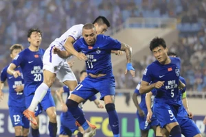 Hà Nội FC thắng sát nút Wuhan Three Towns ở Cup C1 châu Á.