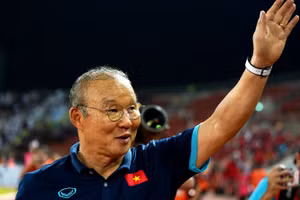 HLV Park Hang Seo được cho là đang đàm phán hợp đồng với CLB V.League.