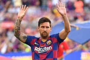 Messi rời PSG trở lại Tây Ban Nha một cách lặng lẽ.